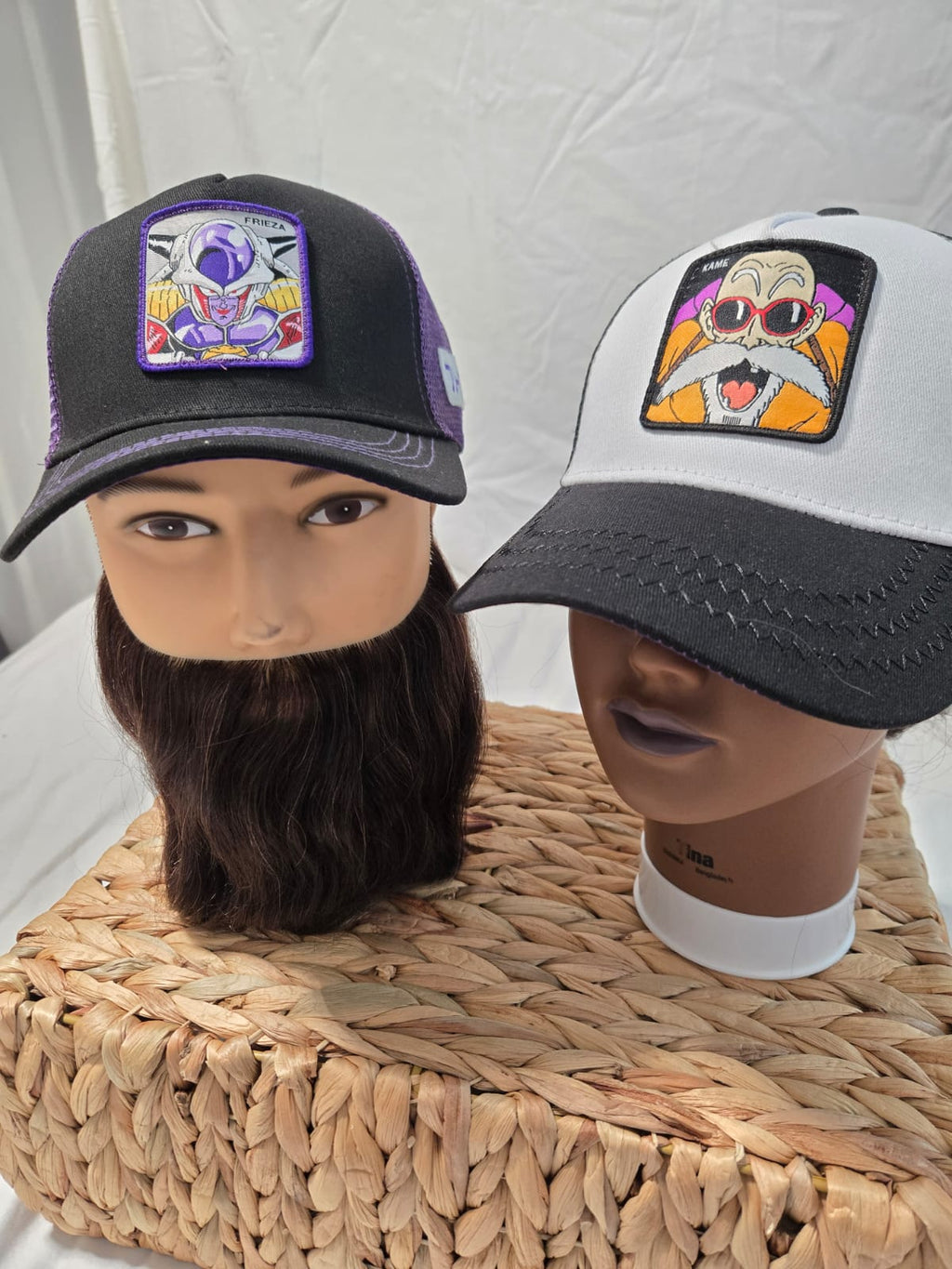 Caps